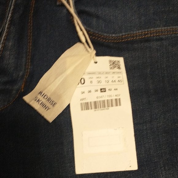 Zara ladies jeans, dark wash, size 8 USA, Rhinestone trim - Picture 2 of 7